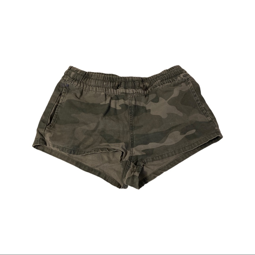 CAMOUFLAGE TNA SHORTS